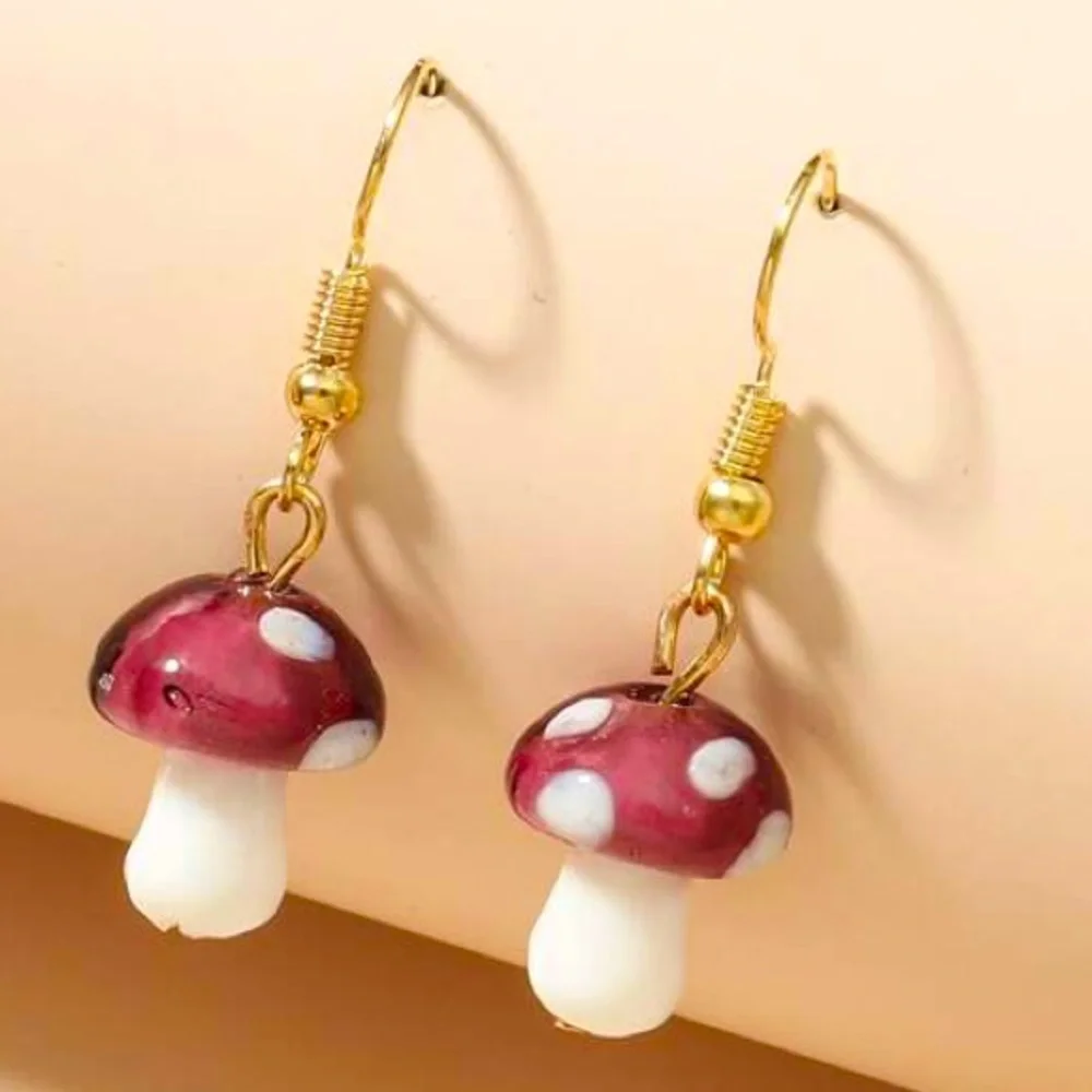 Cute cottage-core violet polka dot mushroom dangle drop earrings 🍄 - Picture 3 of 3